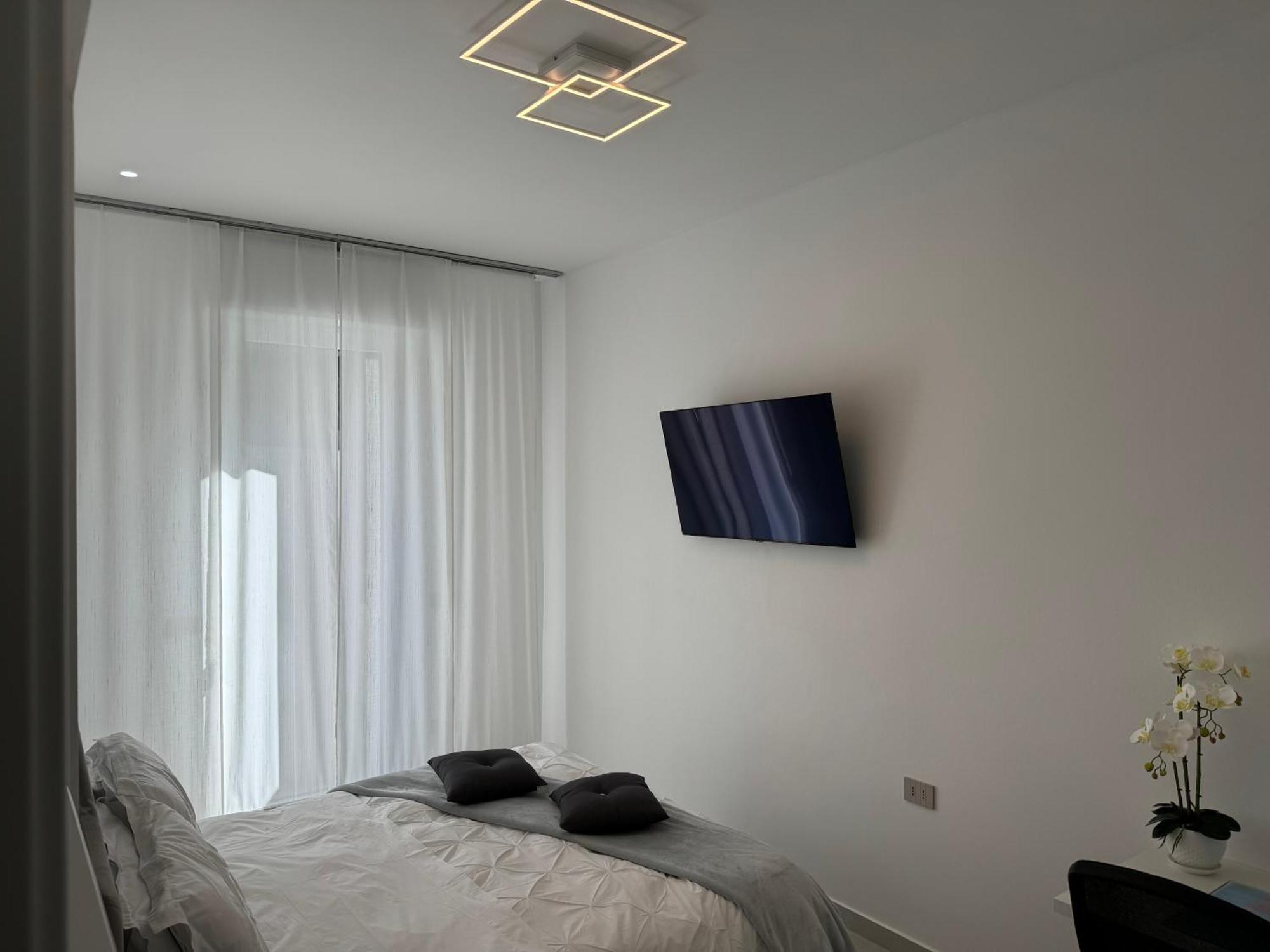 Varese Apartment Екстер'єр фото