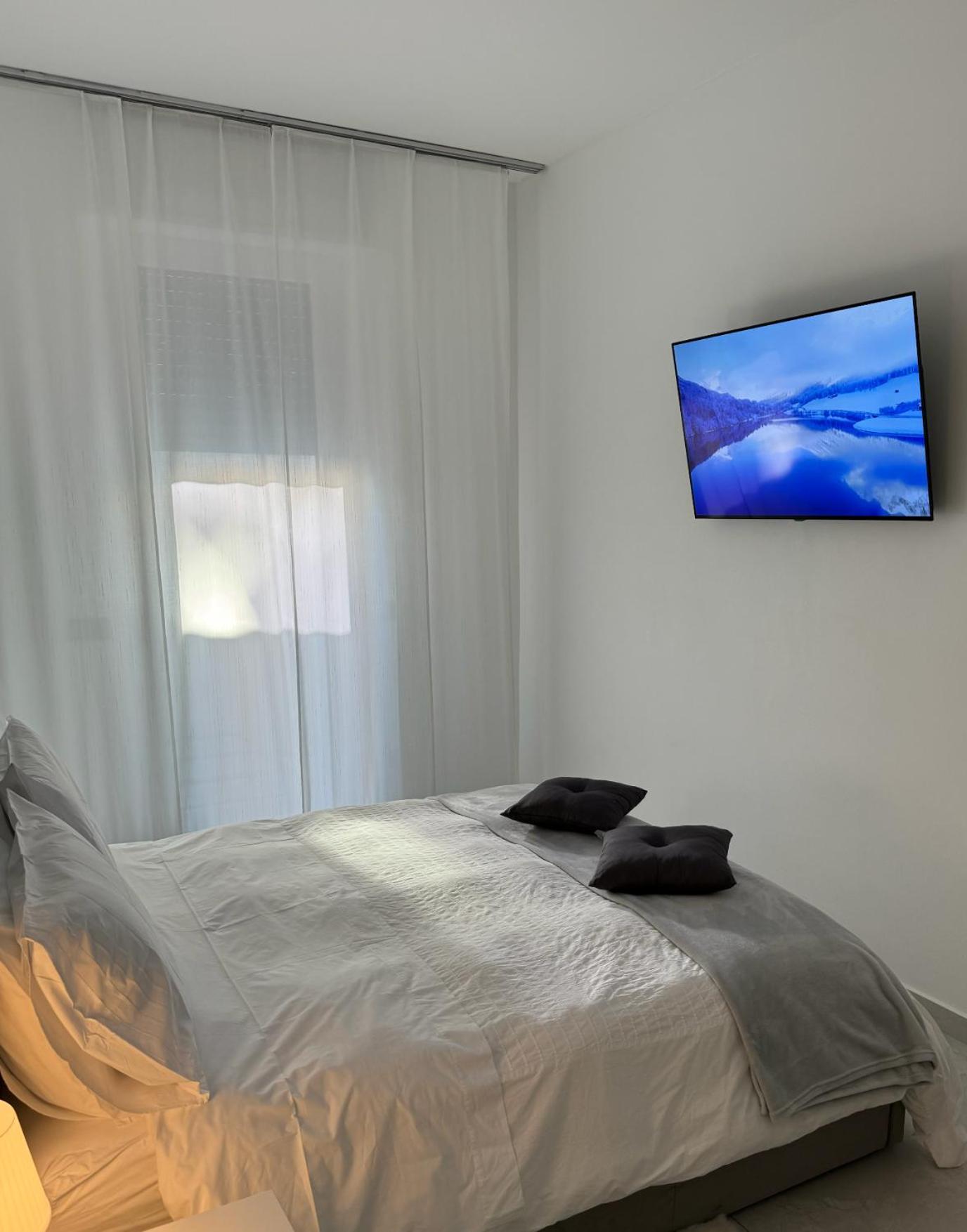 Varese Apartment Екстер'єр фото